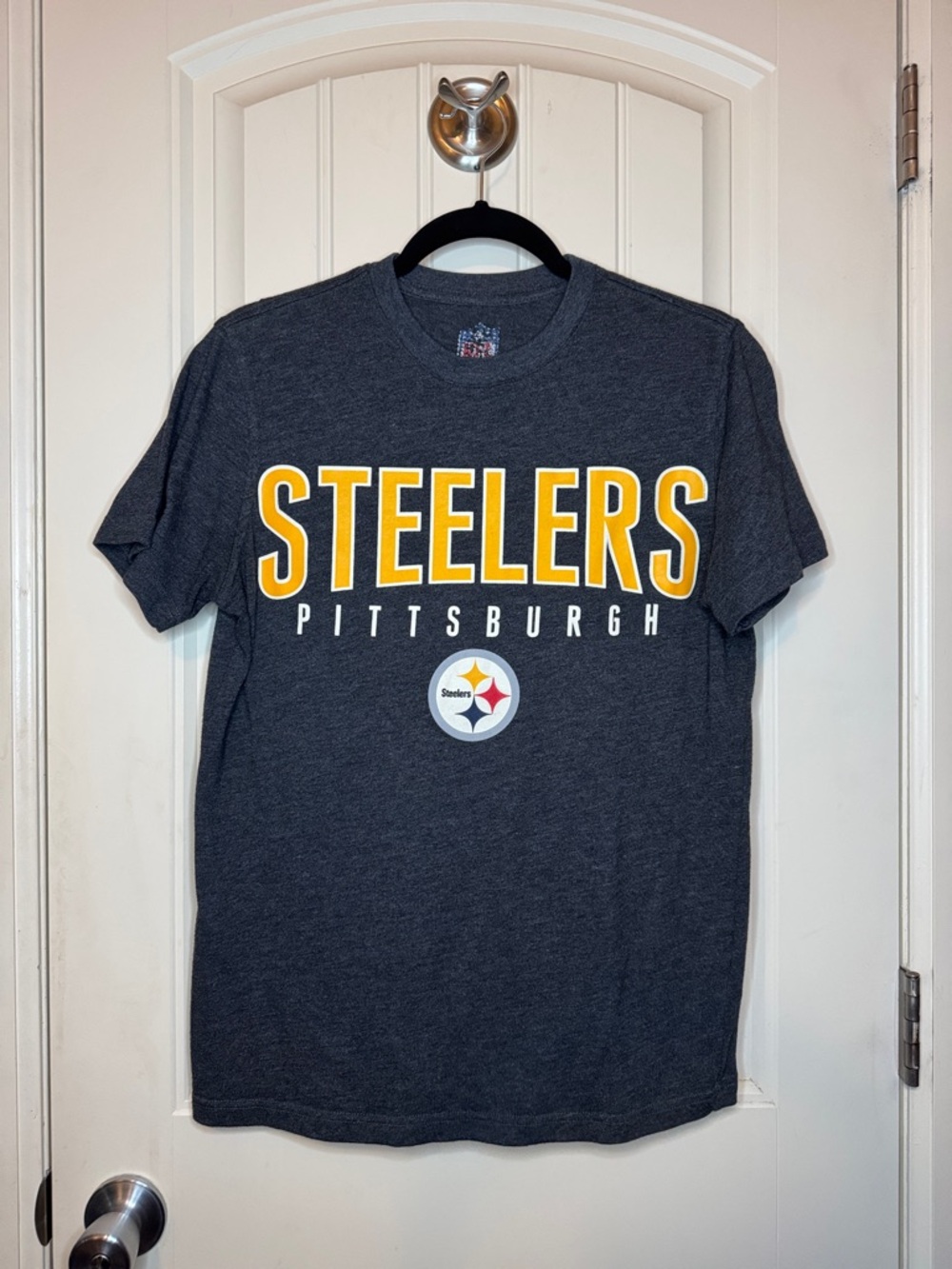 Pittsburgh Steelers Men’s S Charcoal Graphic T-Shirt